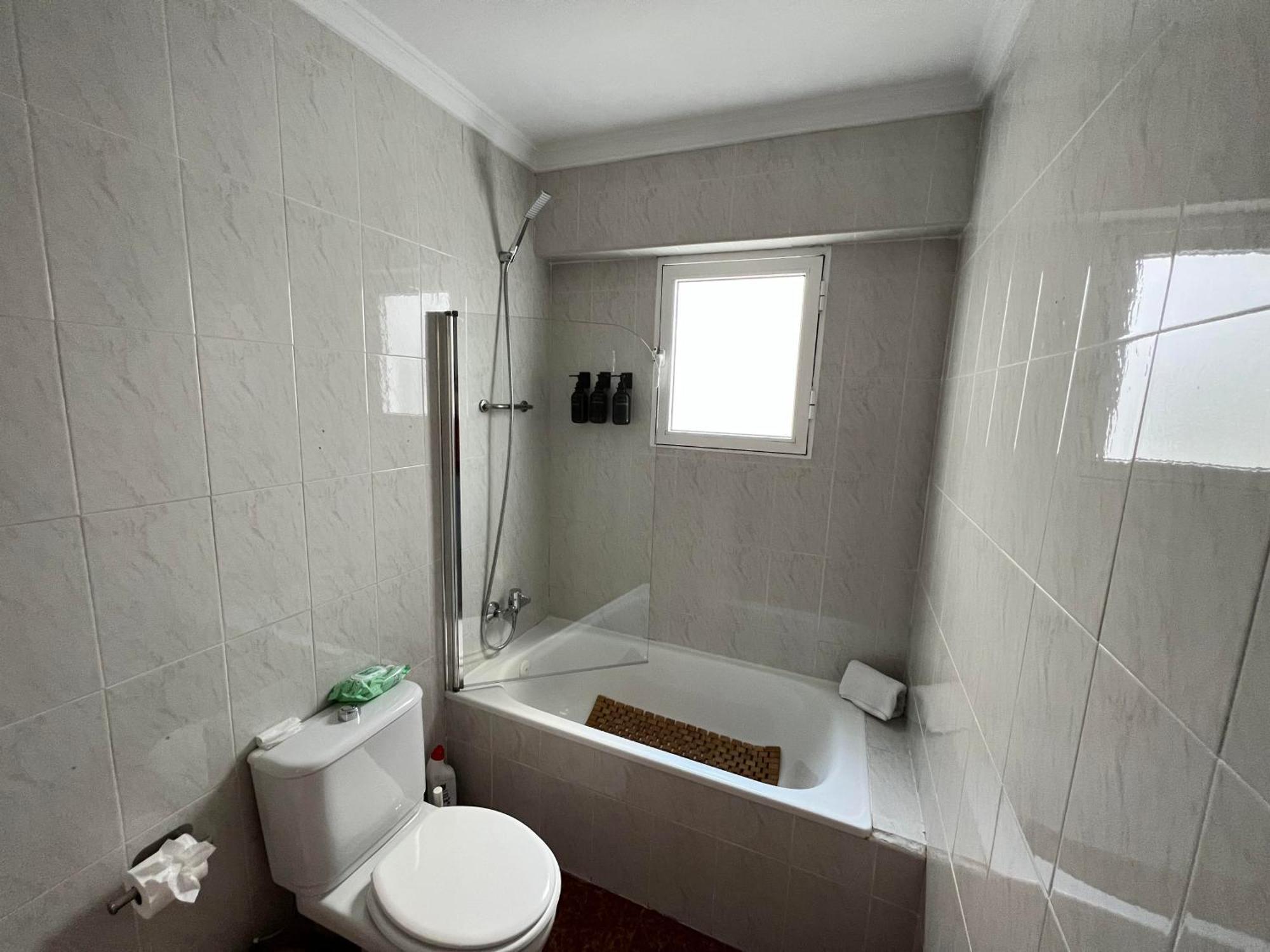 Gran Apartamento Con Parking Gratis Centro De Málaga Buitenkant foto