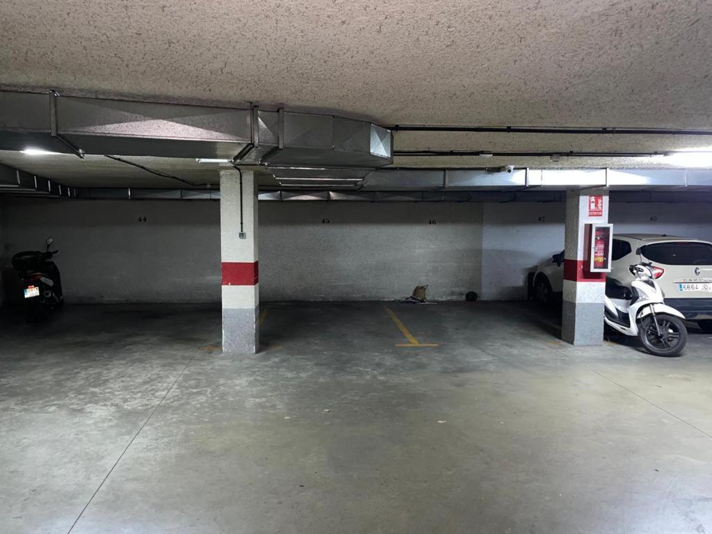 Gran Apartamento Con Parking Gratis Centro De Málaga Buitenkant foto
